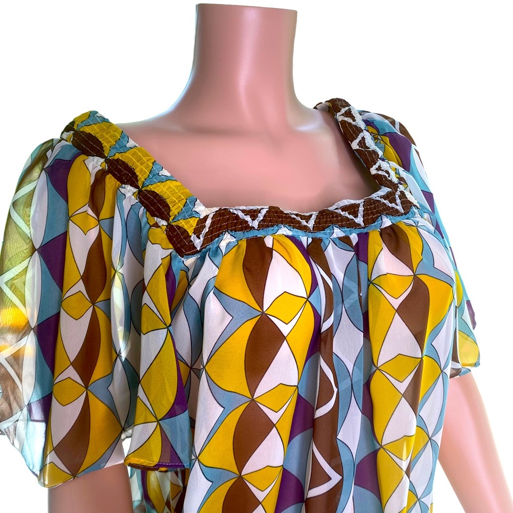 Nicole by Nicole Miller Beautiful sheer blouse with drawstring in Multi Colors